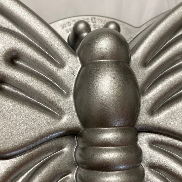 Nordic Ware Butterfly Cake Pan 9 Cup Cast Aluminum Mold Non Stick Bakeware, USA - Picture 5 of 12